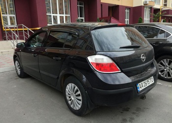 Opel Astra H хетчбэк H Хэтчбек 5dr 1.4 AT Essentia + Opel Astra H хетчбэк H Хэтчбек 5dr 1.4 AT Essentia +