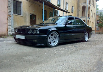 BMW E34 520i