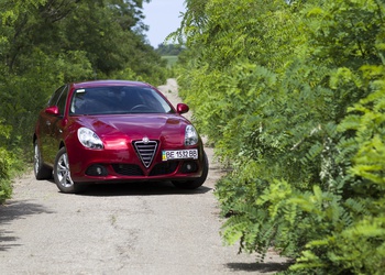Alfa Romeo Giulietta 1.4 (170 hp) AT Distinctive Alfa Romeo Giulietta 1.4 (170 hp) AT Distinctive