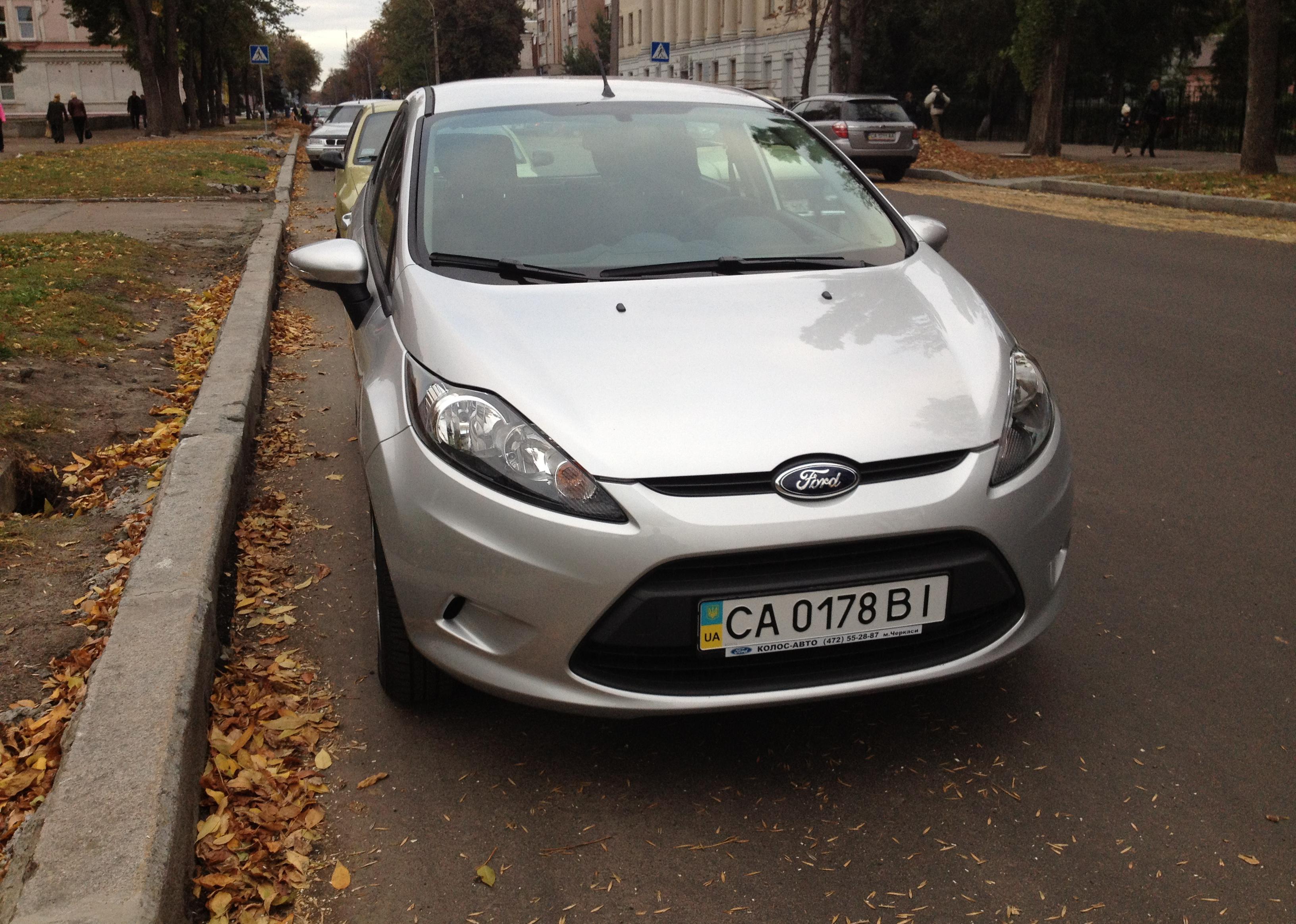 Ford Fiesta (Mk VI) 5dr 1.6D MT Ford Fiesta (Mk VI) 5dr 1.6D MT
