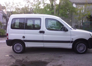 Peugeot Partner 2.0D MT CombiSpace XT Peugeot Partner 2.0D MT CombiSpace XT