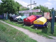 Легковые прицепы на торговой базе в селе Зеленьки