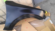  Крыло переднее Mitsubishi Pajero Wagon