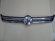Хромированная вставка центральной решетки радиатора Volkswagen TOUAREG. 