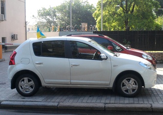 Renault Sandero I (2008-2012) 1.6 MT Laureate