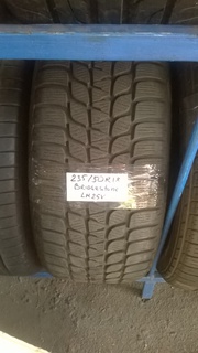 235/50 R18 Bridgestone LM25V