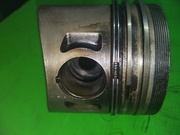  11251285738 поршень оригінал 080253 БМВ 2.4Д , 93895600 м21