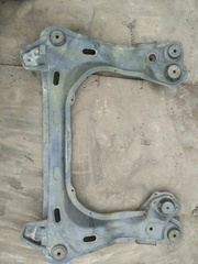 443399313  підмоторна балка audi 100 оригінал VAG