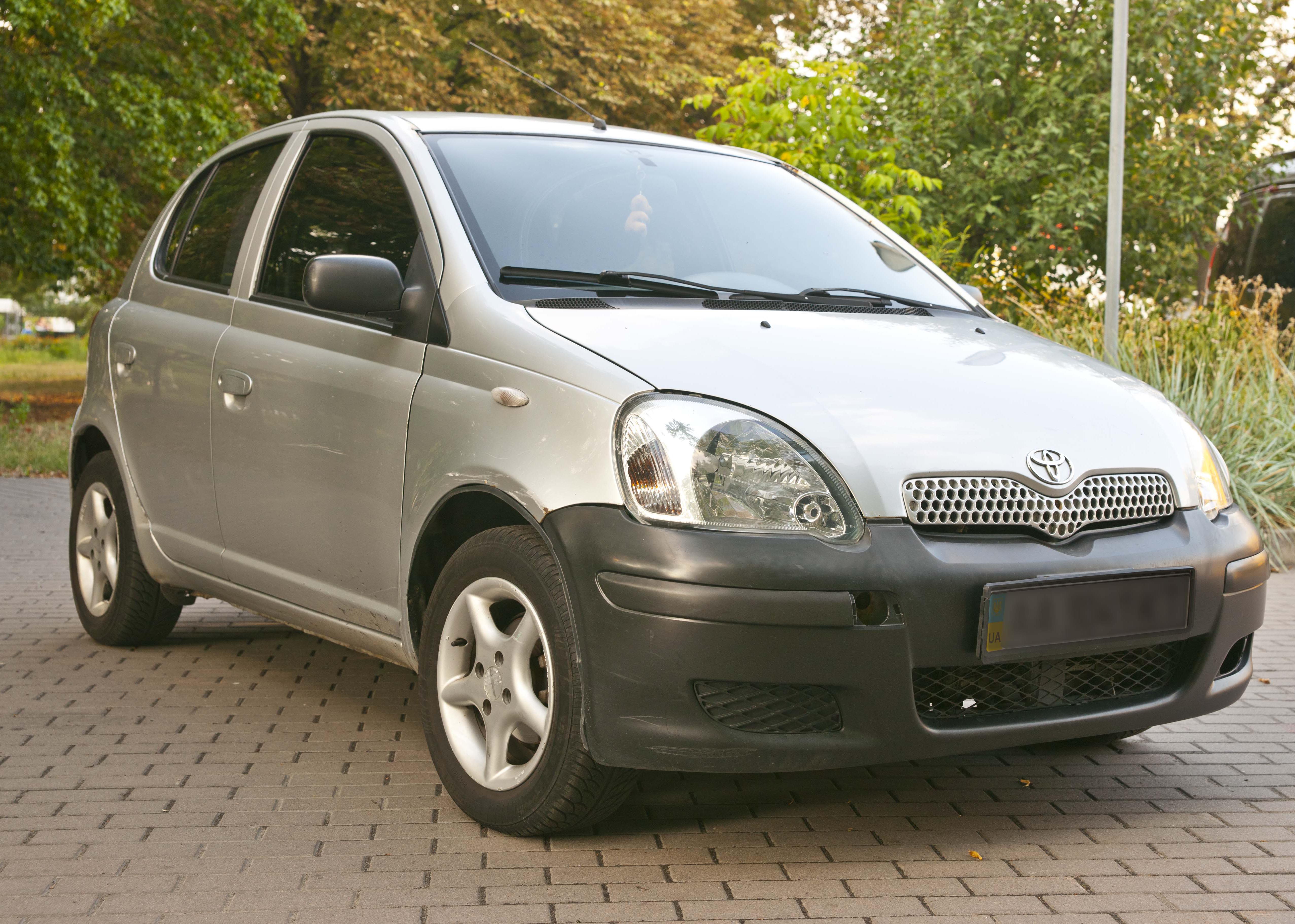 Toyota Yaris  1.0 MT City