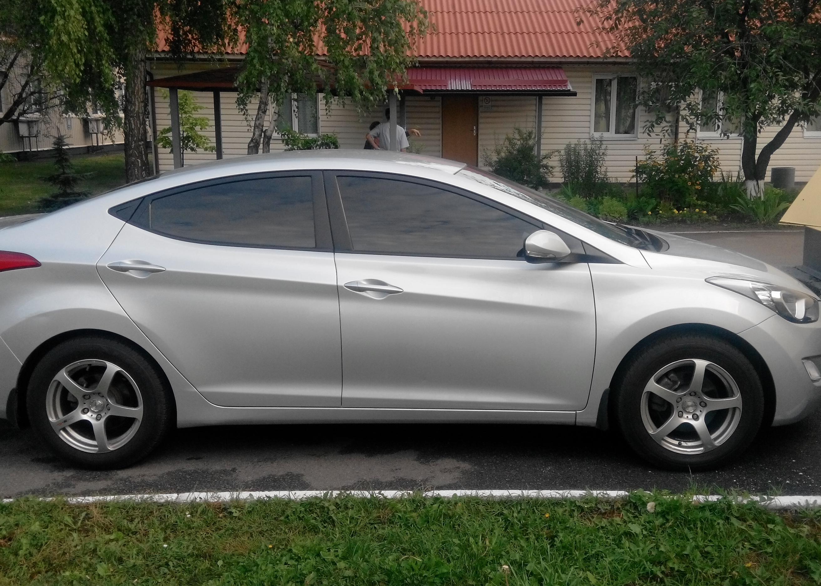 Hyundai Elantra (MD, 2010-2013) 1.8 MT Comfort