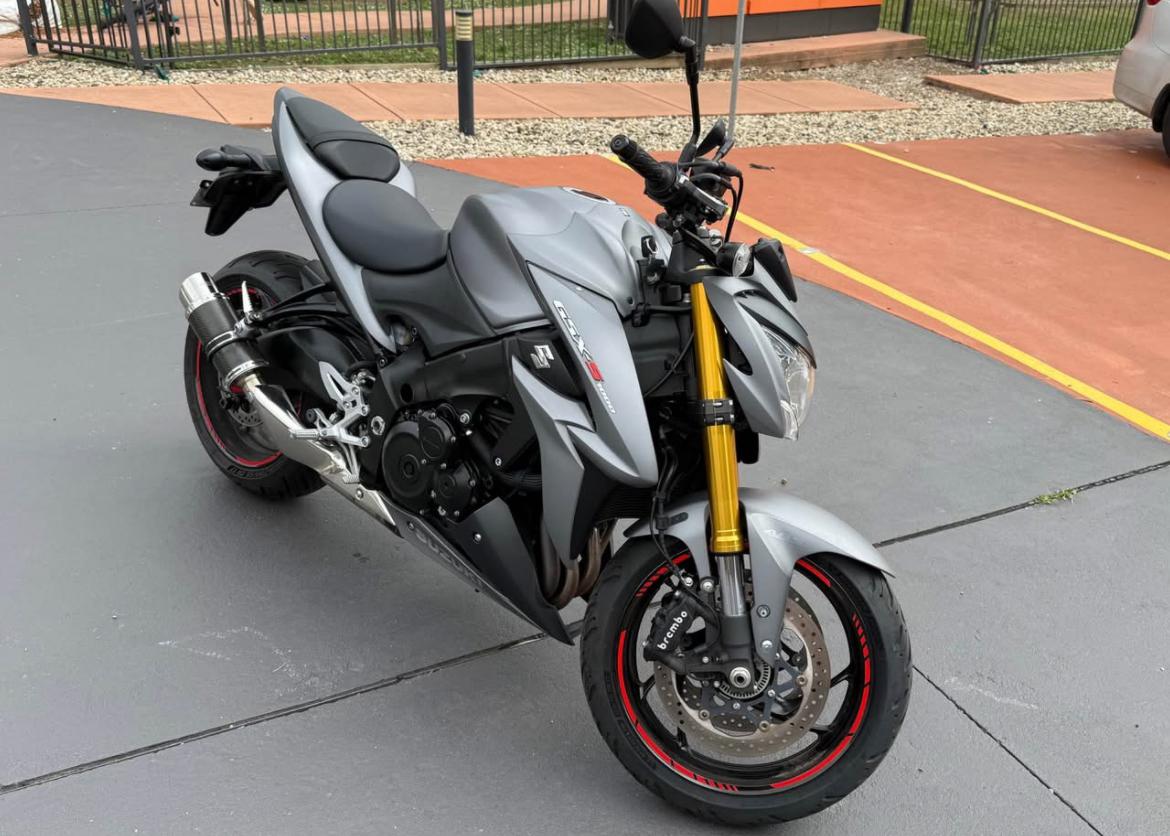 Suzuki GSX-R1000 Suzuki GSX-R1000