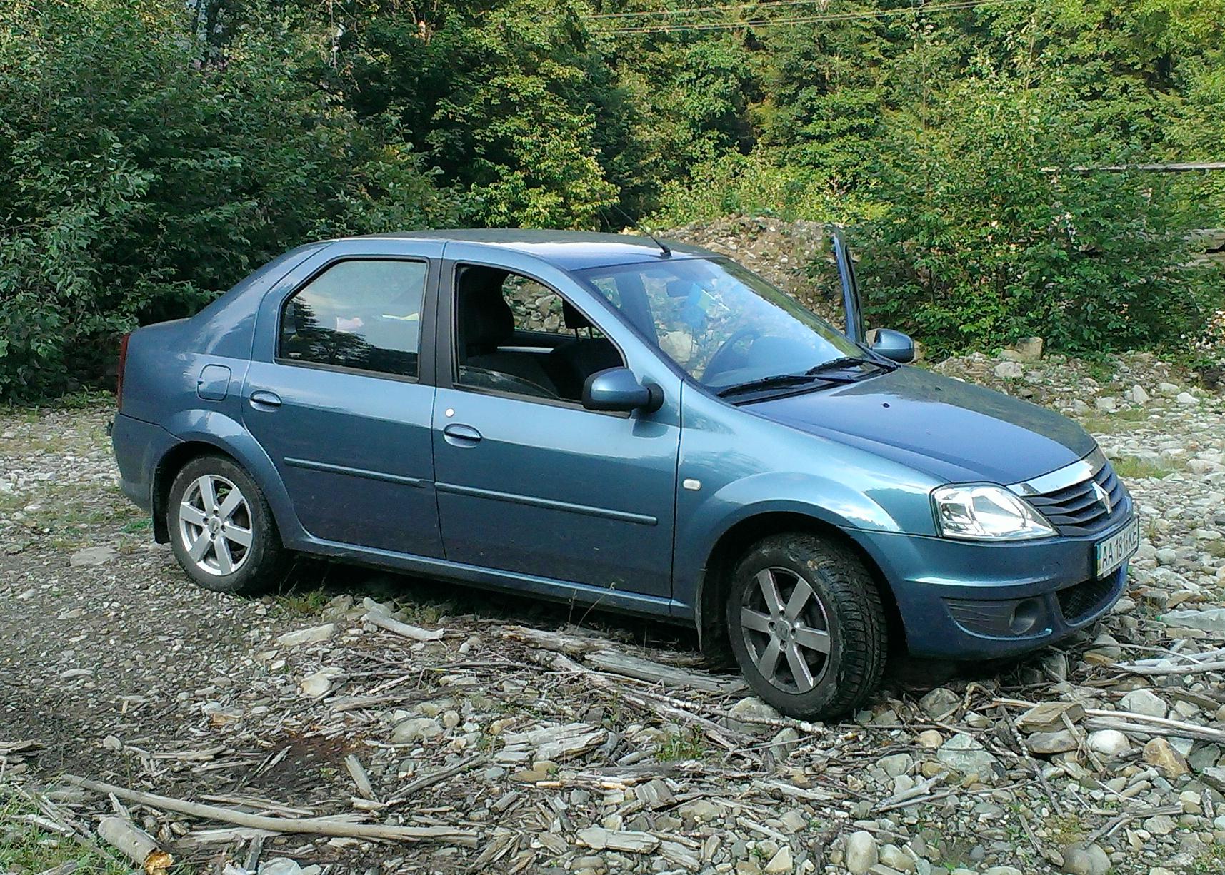 Renault Logan I (2005-2013) 1.6 MT Laureate