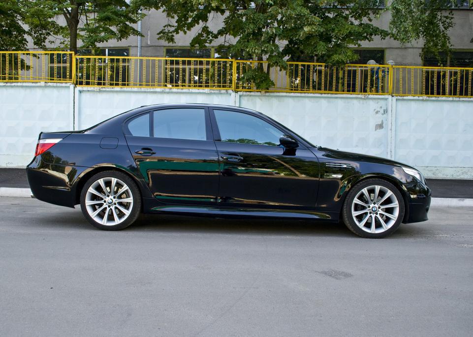 BMW 5 Series Седан (E60) 530i