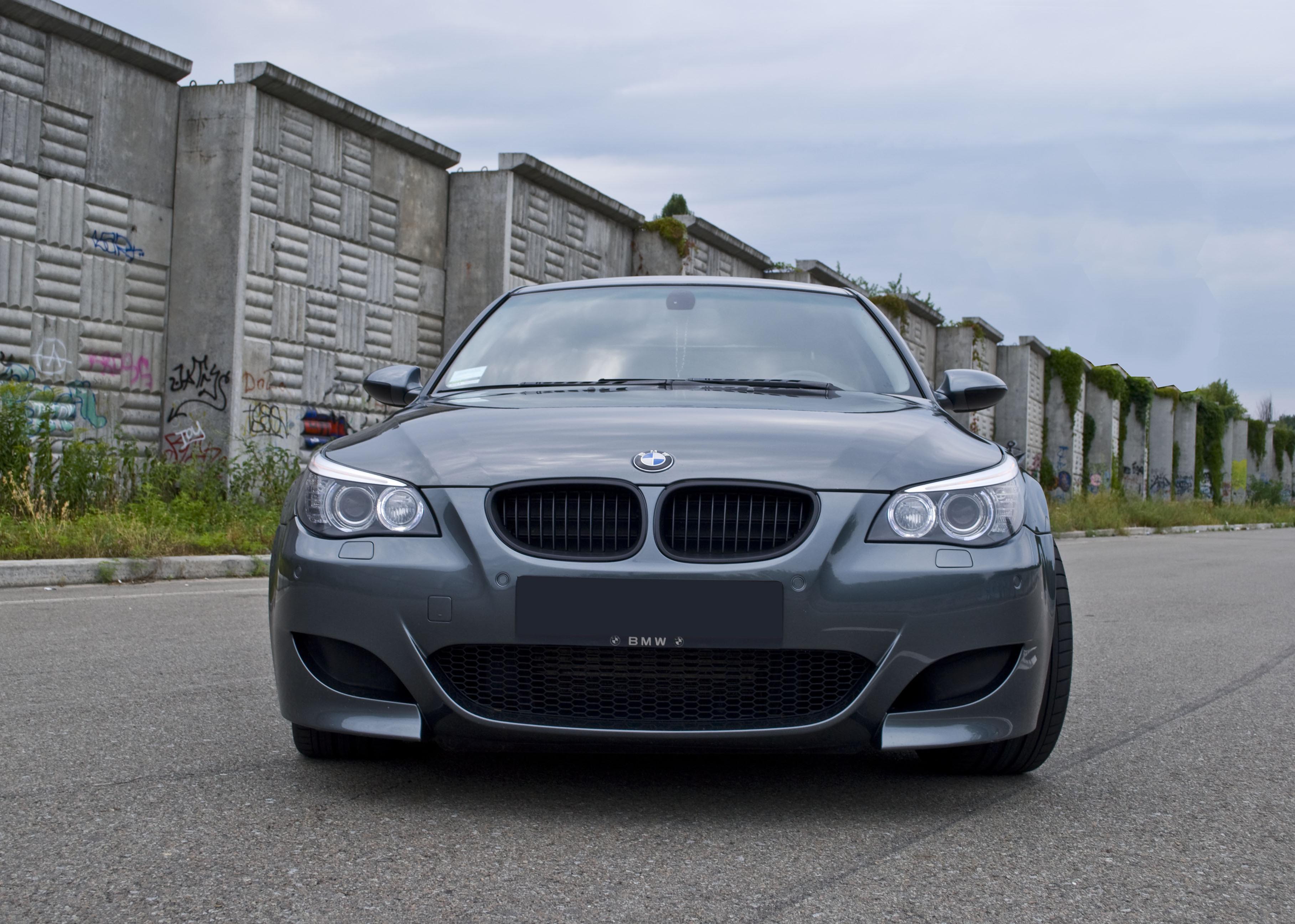 BMW M5 (E60) 5.0 AT