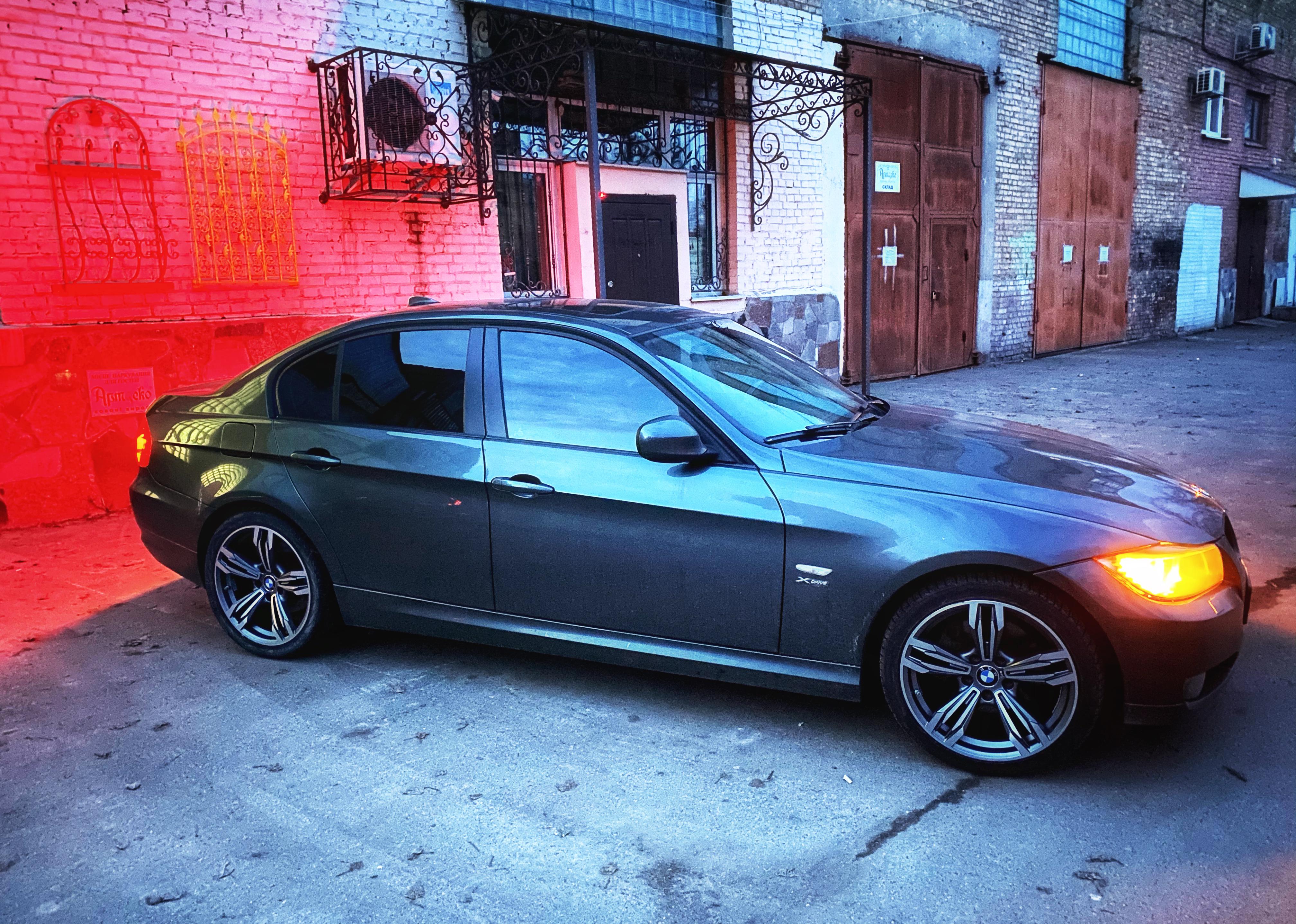 BMW 3 Series Седан (E90) 330xi BMW 3 Series Седан (E90) 330xi