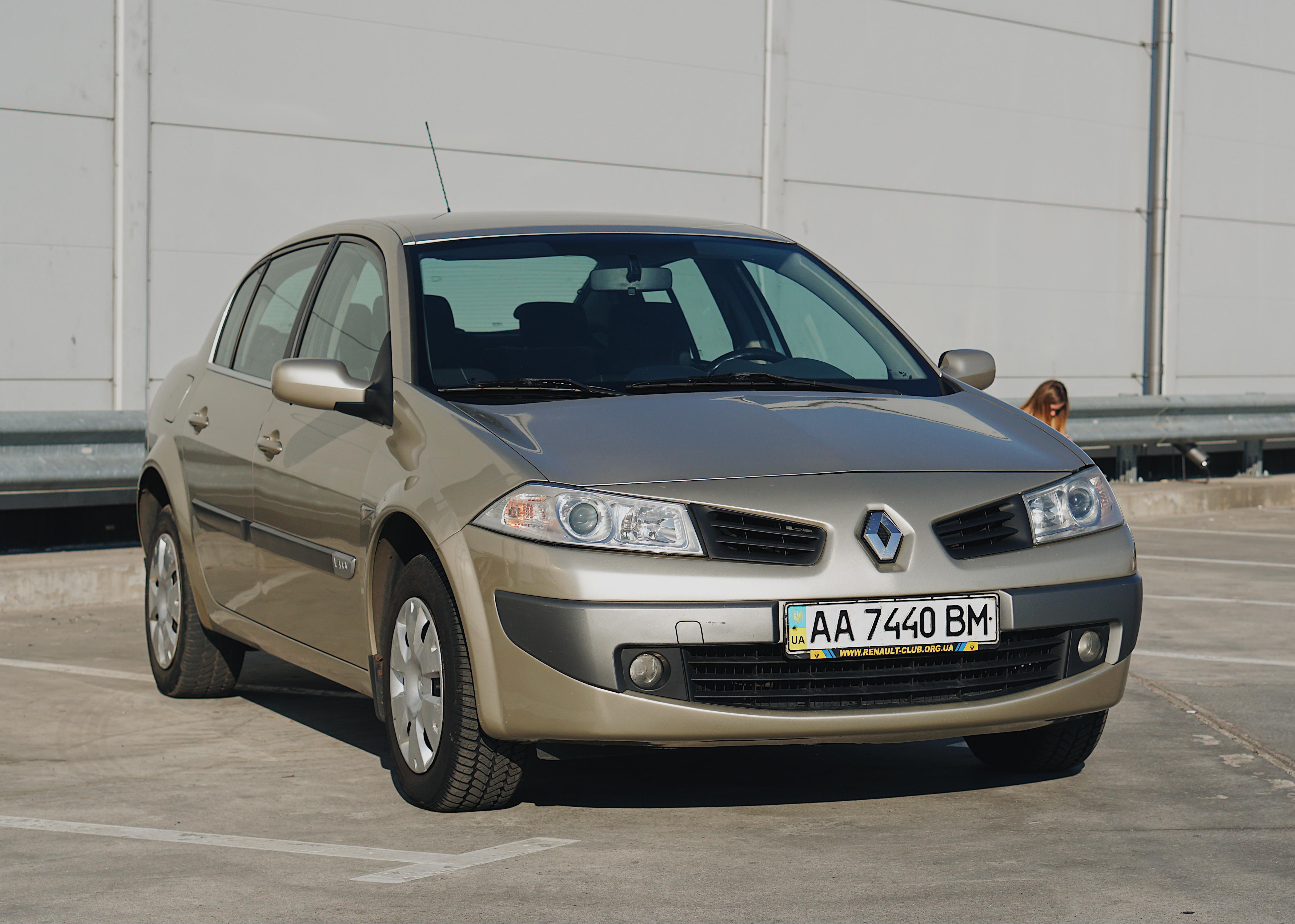 Renault Megane Седан II (2002–2009) 1.4 MT Pack Authentique