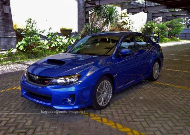 Subaru Impreza WRX STI Хэтчбек 2.5 MT AE Subaru Impreza WRX STI Хэтчбек 2.5 MT AE