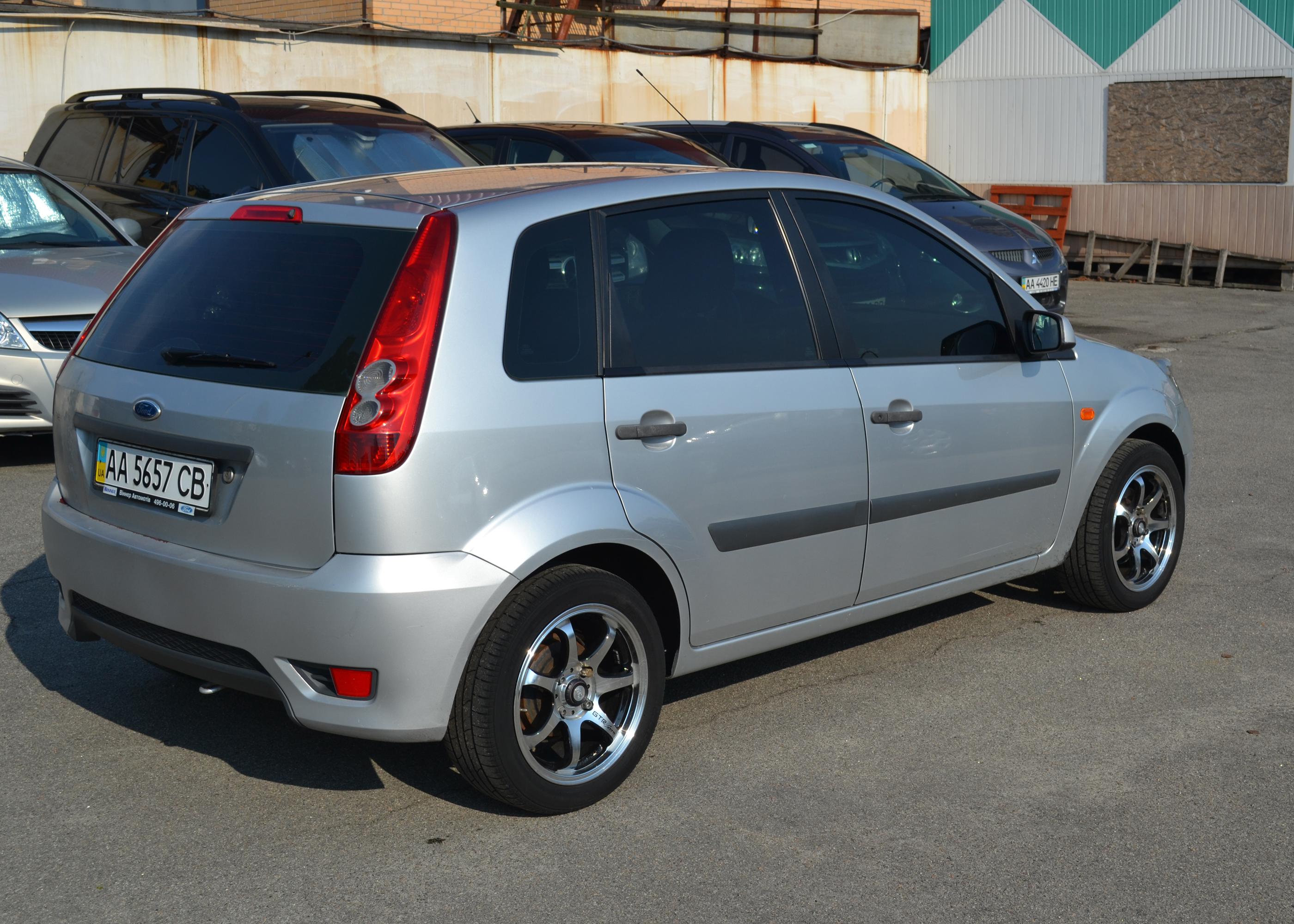 Ford Fiesta (Mk V) 1.4 MT Comfort + Ford Fiesta (Mk V) 1.4 MT Comfort +