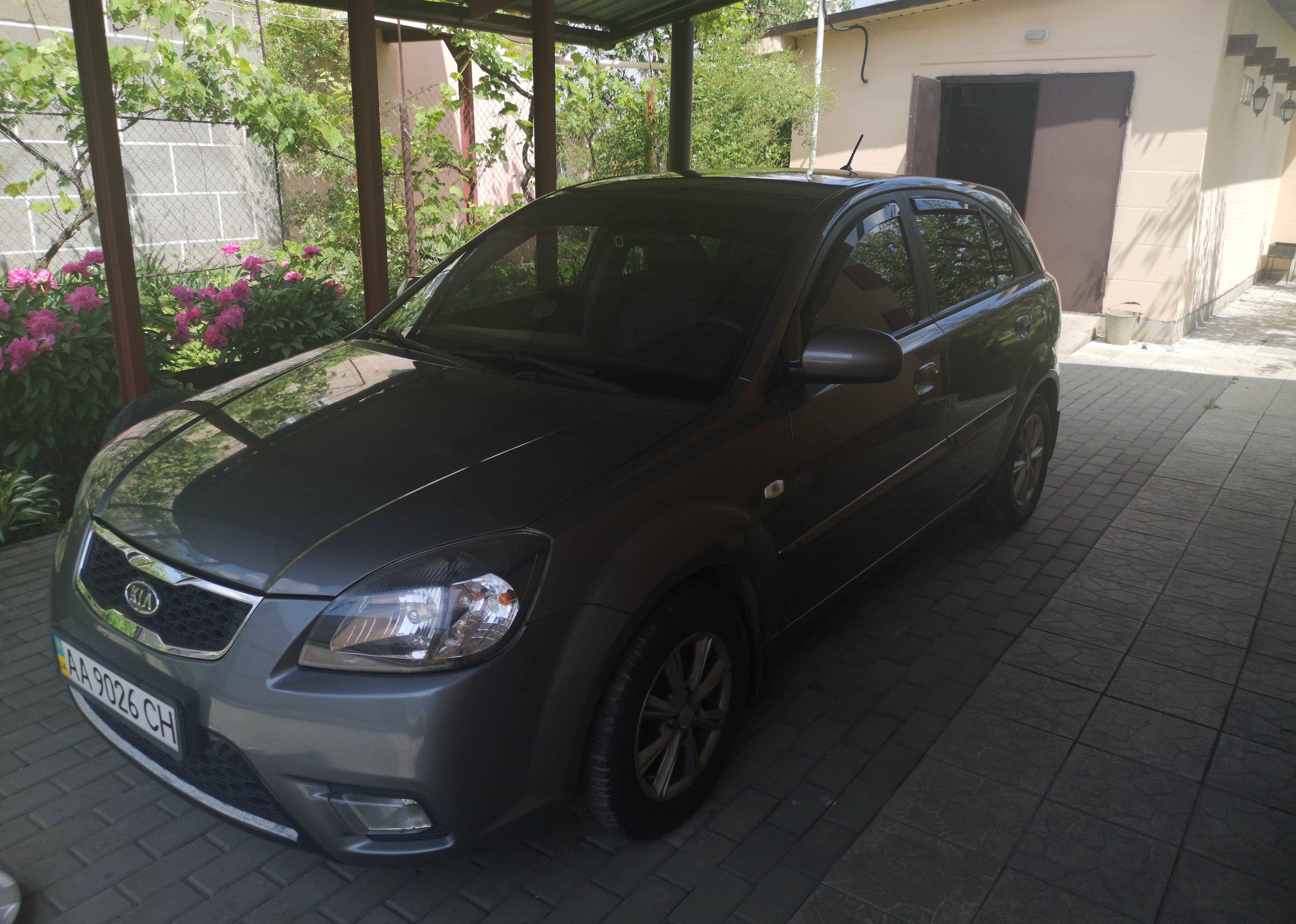 Kia Rio Хэтчбек (JB) (facelift) 1.4 MT base Kia Rio Хэтчбек (JB) (facelift) 1.4 MT base