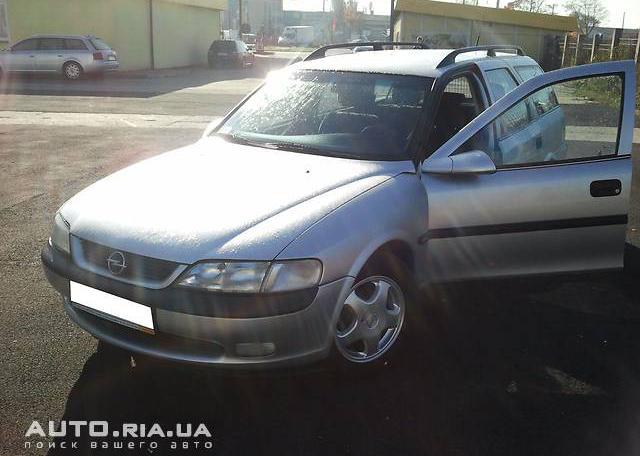 Opel Vectra Универсал 1.8 MT Essentia Opel Vectra Универсал 1.8 MT Essentia